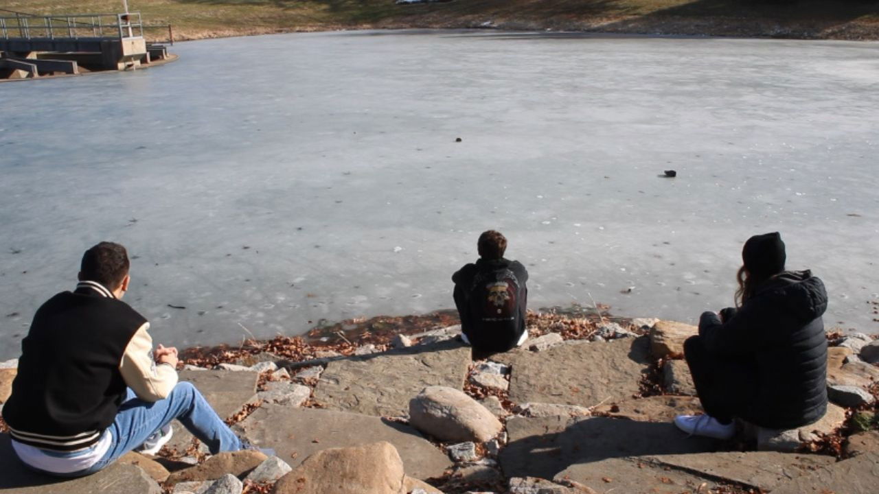 Five More Minutes Movie Screenshot 3 Five More Minutes Movie Screenshot 3